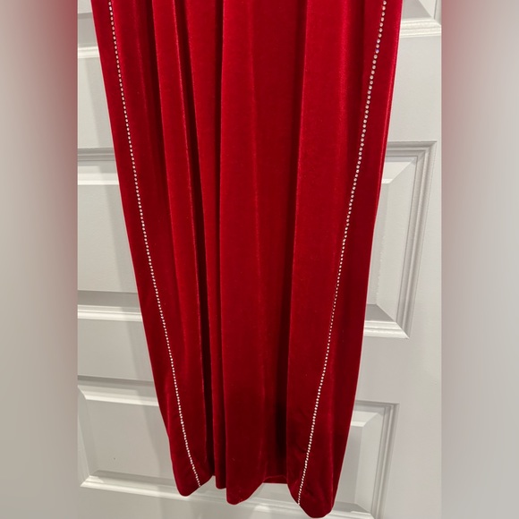 ALEX EVENINGS -Stunning long strapless velvet with rhinestone accents. Like NEW - Picture 5 of 13